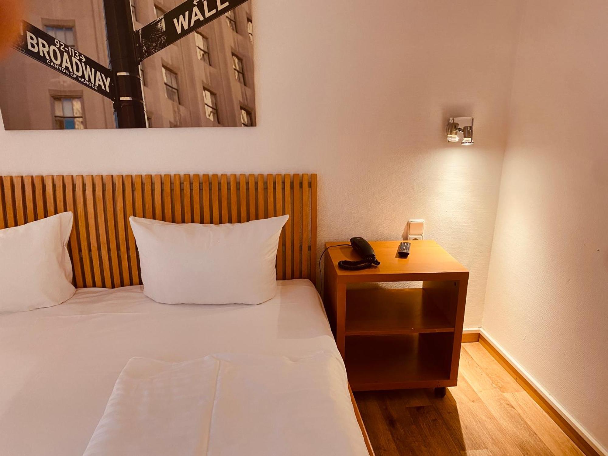 Stay Inn Central Station Francoforte sul Meno Esterno foto
